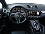 Porsche Cayenne 3.0 E-Hybrid 462pk | Sportchrono | Pano | Krijtgrijs | Trekhaak | Lucht | 21" Velgen | Adaptive Crusie | Dodehoekdetectie | 360° camera | Geh. stoelen