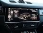 Porsche Cayenne 3.0 E-Hybrid 462pk | Sportchrono | Pano | Krijtgrijs | Trekhaak | Lucht | 21" Velgen | Adaptive Crusie | Dodehoekdetectie | 360° camera | Geh. stoelen