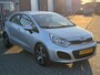 Kia Rio 1.4 CVVT Comfort Pack 109PK 5 DEURS! AIRCO l 17'LMV l MTF-STUUR l ELEK PAKKET! DEALER OH l TOPSTAAT! NIEUWE APK!