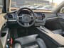 Volvo XC90 2.0 T8 Recharge AWD Ultimate Dark | Plug-in Hybrid (PHEV) | Luchtvering | Trekhaak | Stoelmassage | Stoelventilatie | Nappaleder | 360 Graden Camera | Panoramadak | Head-up Display | Harman Kardon Audio | Keyless Entry | Elektrisch Verstelbare Voorstoelen