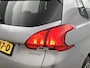 Peugeot 2008 1.2 Crossway 82pk | Glazendak | Trekhaak | Navigatie | Airco | Cruise COntrol | 16"LMV | Parkeersensoren |