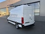 Mercedes-Benz Sprinter 317 CDI L2 H2 Pro LED / MBUX / Navigatie / Camera / Parkeersensoren / Cruise control / Airco / 270 Graden achterdeuren