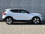 Volvo XC40 Plug-in Hybrid T5 Plus Dark | 360 camera | 20" velgen | Stoel- en stuurverwarming | Navigatie | Parkeersensoren voor + achter | Voorruitverwarming | Getint glas | Apple Carplay / Android Auto |