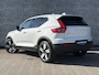 Volvo XC40 Plug-in Hybrid T5 Plus Dark | 360 camera | 20" velgen | Stoel- en stuurverwarming | Navigatie | Parkeersensoren voor + achter | Voorruitverwarming | Getint glas | Apple Carplay / Android Auto |