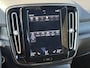 Volvo XC40 Plug-in Hybrid T5 Plus Dark | 360 camera | 20" velgen | Stoel- en stuurverwarming | Navigatie | Parkeersensoren voor + achter | Voorruitverwarming | Getint glas | Apple Carplay / Android Auto |