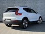 Volvo XC40 Plug-in Hybrid T5 Plus Dark | 360 camera | 20" velgen | Stoel- en stuurverwarming | Navigatie | Parkeersensoren voor + achter | Voorruitverwarming | Getint glas | Apple Carplay / Android Auto |