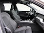 Volvo XC60 2.0 T6 Plug-in hybrid AWD Plus Dark Automaat / Panoramadak / 21" velgen / Trekhaak / Sportstoelen