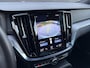 Volvo V60 2.0 T8 Recharge AWD R-Design - Pano l Mem. l HUD l Trekhaak l H/K