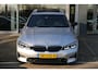 BMW 3-Serie 320i High Executive Edition SCHUIFDAK TREKHAAK NL-AUTO!