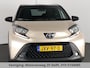 Toyota Aygo X 1.0 VVT-i MT Pulse GARANTIE TOT 03-2035! . STOELVERWARMING . APPLECARPLAY & ANDRIOD AUTO . ACHTERUITRIJ CAMERA .