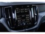 Volvo XC60 T4 Momentum | Navigatie | Achteruitrijcamera | Verwarmbare Voorstoelen en Achterbank | Dodehoekdetectie | LED Koplampen | BLIS | Climate Control | DAB | Parkeersensoren | Standkachel | 18" LM