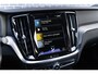 Volvo S60 2.0 B3 R-Design | Adaptive cruise control | Navigatie | Apple Carplay / Android Auto | Sportstoelen | Keyless Entry | Elektrische stoelverstelling | Dode hoek detectie BLIS |