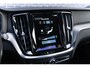 Volvo S60 2.0 B3 R-Design | Adaptive cruise control | Navigatie | Apple Carplay / Android Auto | Sportstoelen | Keyless Entry | Elektrische stoelverstelling | Dode hoek detectie BLIS |