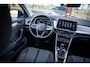Volkswagen T-Roc 1.5 TSI Business+ | LED | Navigatie |Stoel en stuurwielverwarming |Adaptieve cruise control |App-connect |Camera|
