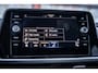 Volkswagen T-Roc 1.5 TSI Business+ | LED | Navigatie |Stoel en stuurwielverwarming |Adaptieve cruise control |App-connect |Camera|