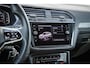Volkswagen Tiguan 1.5 TSI 150pk R-Line | Panoramadak | Trekhaak | DCC | Head-up Display | Standkachel | Stoelverwarming | 20'' LMV