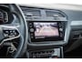Volkswagen Tiguan 1.5 TSI 150pk R-Line | Panoramadak | Trekhaak | DCC | Head-up Display | Standkachel | Stoelverwarming | 20'' LMV