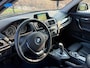 BMW 1-Serie 118i Sport Line Aut.| Leder | PDC Voor & Achter | Stoelverw. | Trekhaak | CC | 17"LMV