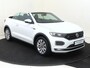 Volkswagen T-Roc Cabrio 1.5 TSI R-Line | Keyless | Navigatie | Digital cockpit Pro | Adaptieve cruise control | LED Plus verlichting | Dodehoek detectie | Elektrisch inklapbare buitenspiegels |