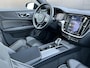 Volvo V60 2.0 B3 Plus Dark Panorama dak / Adapt. cruise control / BLIS / Extra getint glas / Elektr. stoelverstelling / Trekhaak / Harman Kardon Audio / 360 camera