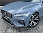 Volvo V60 2.0 B3 Plus Dark Panorama dak / Adapt. cruise control / BLIS / Extra getint glas / Elektr. stoelverstelling / Trekhaak / Harman Kardon Audio / 360 camera