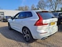 Volvo XC60 2.0 T5 AWD R-Design | PANORAMADAK | BOWERS & WILKINS AUDIO | LUCHTVERING | 360-CAMERA | 4-ZONE CLIMATE CONTROL | ADAPTIVE CRUISE CONTROL | WEGKLAPBARE TREKHAAK | STOELVERWARMING V+A | ELEKTRISCHE ACHTERKLEP | LED KOPLAMPEN | ELEKTRISCHE VOORSTOELEN | 21 INCH | POLESTAR ENGINEERED |