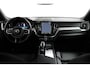 Volvo XC60 2.0 T6 Plug-in hybrid AWD Plus Black Edition | Achterruitverwarming | Achteruitrijcamera | Elektrisch glazen panorama-dak