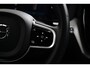 Volvo XC60 2.0 T6 Plug-in hybrid AWD Plus Black Edition | Achterruitverwarming | Achteruitrijcamera | Elektrisch glazen panorama-dak