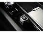 Volvo XC60 2.0 T6 Plug-in hybrid AWD Plus Black Edition | Achterruitverwarming | Achteruitrijcamera | Elektrisch glazen panorama-dak