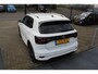 Volkswagen T-Cross 1.0 TSI R-Line binnen & buiten / Digitaal dashboard / Parkeersensoren rondom / Achteruitrijcamera / Adaptive cruise control / Climate control / Navigatie / Apple car play