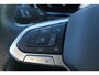 Volkswagen T-Cross 1.0 TSI R-Line binnen & buiten / Digitaal dashboard / Parkeersensoren rondom / Achteruitrijcamera / Adaptive cruise control / Climate control / Navigatie / Apple car play