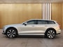 Volvo V60 Cross Country 2.0 B5 AWD Plus | Panoramisch schuif/ kanteldak | Harmen & Kardon | Trekhaak wegklapbaar | LEF verlichting |