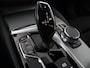 BMW 5-Serie 520i M Sport | Alcantara | Sfeerverlichting | Trekhaak | Navigatie Professional | Full LED | Sportstoelen | Parkeerhulp | Cruise control | Keyless start | Climate control | Bluetooth