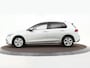Volkswagen Golf 1.0 eTSI 110pk Life Business · Apple/Android Car Play · Navigatie · Sfeerverlichting · P-Sensoren · 16'' Inch · Garantie t/m 12-01-2028 of 100.000km
