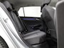Volkswagen Golf 1.0 eTSI 110pk Life Business · Apple/Android Car Play · Navigatie · Sfeerverlichting · P-Sensoren · 16'' Inch · Garantie t/m 12-01-2028 of 100.000km