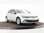 Volkswagen Golf 1.0 eTSI 110pk Life Business · Apple/Android Car Play · Navigatie · Sfeerverlichting · P-Sensoren · 16'' Inch · Garantie t/m 12-01-2028 of 100.000km