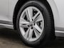 Volkswagen Golf 1.0 eTSI 110pk Life Business · Apple/Android Car Play · Navigatie · Sfeerverlichting · P-Sensoren · 16'' Inch · Garantie t/m 12-01-2028 of 100.000km