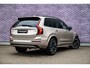 Volvo XC90 2.0 T8 Plug-in hybrid AWD Ultra Dark | Adaptieve Cruise Control | Luchtvering | Trekhaak | Panoramadak | Bowers & Wilkins Audio | Nappa Lederen Bekleding | Stoel-/Stuurverwarming | 360 Parkeercamera | 21" Velgen | Stoelventilatie | Massagefuntie voorstoelen |