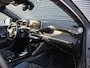 Peugeot e-2008 EV GT Avantage 54 kWh 156pk Automaat SCHUIF-DAK | MASSAGE | 18''LM | DODE HOEK | ADAPT. CC | PDC + CAM. VOOR