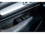 Volvo XC40 1.5 T4 Recharge Inscription | Trekhaak | Lederen Bekleding | Stoelverwarming | Parkeersensoren Voor en Achter | Parkeercamera | Donker Glas |