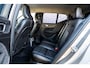 Volvo XC40 1.5 T4 Recharge Inscription | Trekhaak | Lederen Bekleding | Stoelverwarming | Parkeersensoren Voor en Achter | Parkeercamera | Donker Glas |