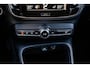 Volvo XC40 1.5 T4 Recharge Inscription | Trekhaak | Lederen Bekleding | Stoelverwarming | Parkeersensoren Voor en Achter | Parkeercamera | Donker Glas |