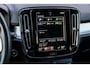 Volvo XC40 1.5 T4 Recharge Inscription | Trekhaak | Lederen Bekleding | Stoelverwarming | Parkeersensoren Voor en Achter | Parkeercamera | Donker Glas |