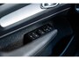 Volvo XC40 1.5 T4 Recharge Inscription | Trekhaak | Lederen Bekleding | Stoelverwarming | Parkeersensoren Voor en Achter | Parkeercamera | Donker Glas |