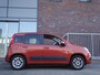 Fiat Panda 0.9 TwinAir Lounge | Climate control | Lichtmetalen velgen | Mistlampen | Trekhaak | Buitenspiegels elektrisch verstel- en verwarmbaar | Elektrische ramen voor