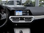 BMW 3-Serie M340i xDrive High Executive | 490 PK | VRSF DOWNPIPE | COBRA VERSTELBARE VERLAGINGSSET | JR SL01 VELGEN 19 '' | SCHUIF-KANTELDAK | HARMAN KARDON | STOELMEMORY | CLIMATE CONTROL ACHTER | 360 CAMERA | DYNAMISCHE KNIPPERLICHTEN | GELE DRL |