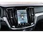 Volvo V60 B4 Geartronic R-Design | Navigatie | Schuif-/Kanteldak | Getint Glas | Head-Up Display | 360 Camera | Adaptieve Cruise Control | Stoelverwarming Voor + Achter | Dodehoekdetectie | Parkeerverwarming | Lederen Bekleding | Park Assist | Harman Kardon Audio | Stuurverwarming | Zitverlenging | 19" LM