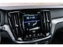Volvo V60 B4 Geartronic R-Design | Navigatie | Schuif-/Kanteldak | Getint Glas | Head-Up Display | 360 Camera | Adaptieve Cruise Control | Stoelverwarming Voor + Achter | Dodehoekdetectie | Parkeerverwarming | Lederen Bekleding | Park Assist | Harman Kardon Audio | Stuurverwarming | Zitverlenging | 19" LM