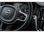 Volvo V60 B4 Geartronic R-Design | Navigatie | Schuif-/Kanteldak | Getint Glas | Head-Up Display | 360 Camera | Adaptieve Cruise Control | Stoelverwarming Voor + Achter | Dodehoekdetectie | Parkeerverwarming | Lederen Bekleding | Park Assist | Harman Kardon Audio | Stuurverwarming | Zitverlenging | 19" LM