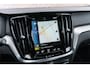Volvo V60 B4 Geartronic R-Design | Navigatie | Schuif-/Kanteldak | Getint Glas | Head-Up Display | 360 Camera | Adaptieve Cruise Control | Stoelverwarming Voor + Achter | Dodehoekdetectie | Parkeerverwarming | Lederen Bekleding | Park Assist | Harman Kardon Audio | Stuurverwarming | Zitverlenging | 19" LM